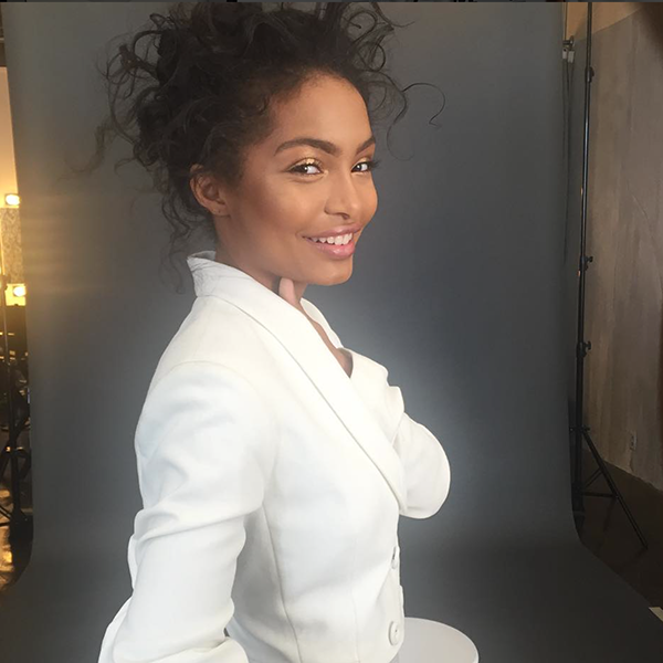 Black Girl Magic: Yara Shahidi Took The Best Natural Hair Selfies This Year
